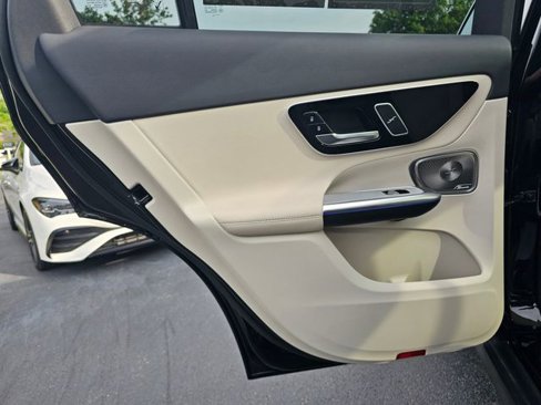 Certified 2025 Mercedes-Benz GLC 300 4MATIC image 26