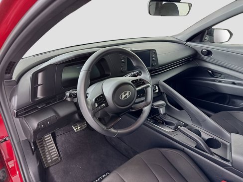 Certified 2025 Hyundai Elantra Sport image 9