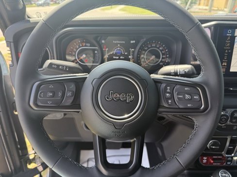 New 2025 Jeep Gladiator Rubicon image 13