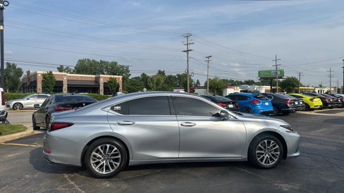 Used 2023 Lexus ES 350 image 6