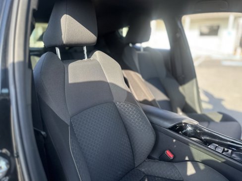 Used 2022 Toyota C-HR XLE image 26