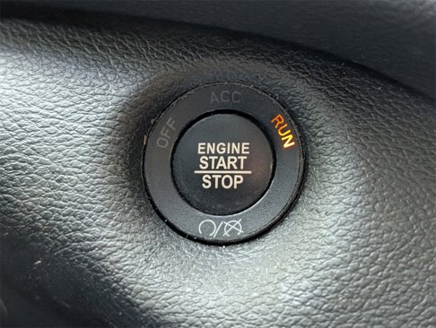 Used 2020 Jeep Cherokee Limited image 25