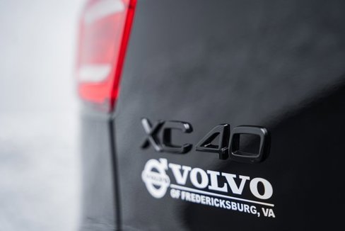 New 2026 Volvo XC40 B5 Ultra w/ Protection Package Premier image 9