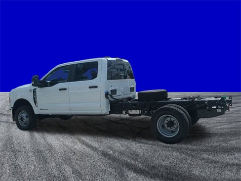 New 2026 Ford F350 4x4 Crew Cab DRW Super Duty image 6