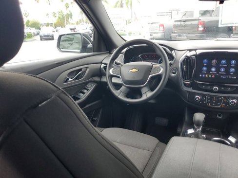 Used 2023 Chevrolet Traverse LT image 16