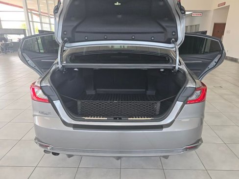 Used 2025 Toyota Camry XSE image 9