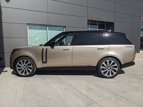 New 2025 Land Rover Range Rover Long Wheelbase Autobiography image 9