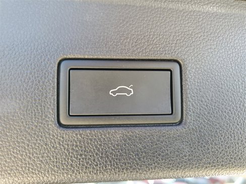 Used 2023 Volkswagen Atlas SE image 37