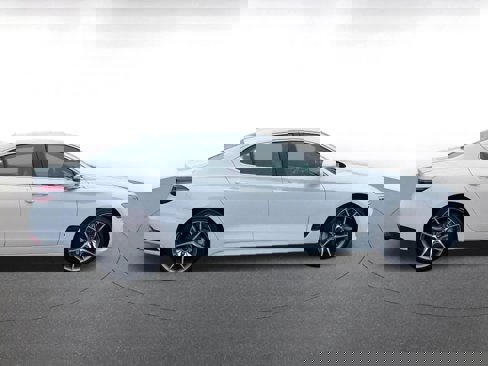 Used 2024 Genesis G70 2.5T image 15
