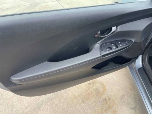 Used 2019 Hyundai Veloster 2.0 image 19