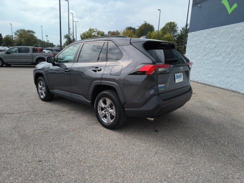 Used 2022 Toyota RAV4 XLE image 3