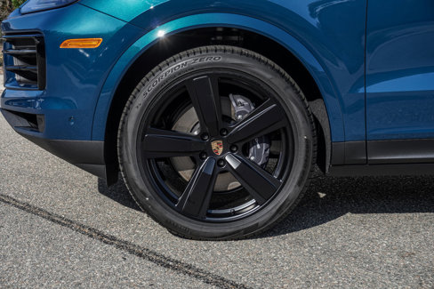 New 2025 Porsche Cayenne Coupe image 11