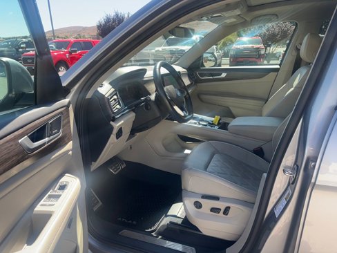 Used 2024 Volkswagen Atlas SEL Premium R-Line image 17