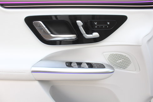 New 2026 Mercedes-Benz EQE 320 4MATIC SUV image 13