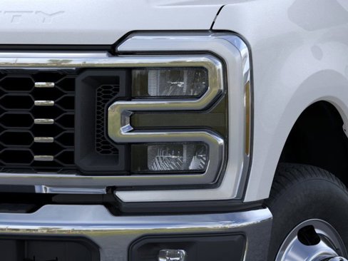 New 2026 Ford F350 4x4 Crew Cab DRW Super Duty image 18