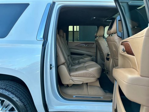 Used 2017 Cadillac Escalade ESV Platinum image 18