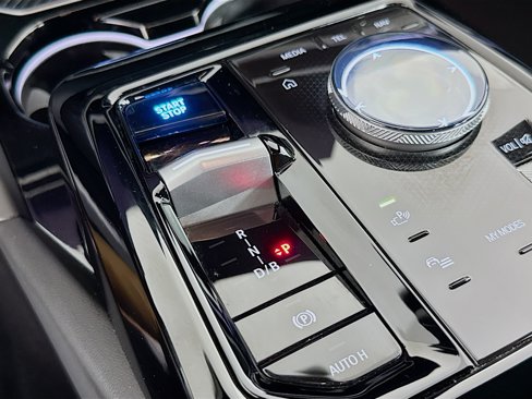 Used 2025 BMW i5 eDrive40i image 19