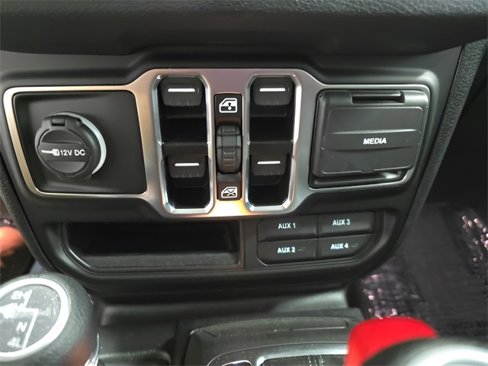 Used 2025 Jeep Wrangler Sport S image 24
