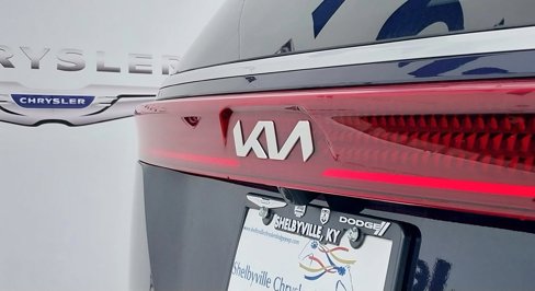 Used 2024 Kia Carnival LX image 9