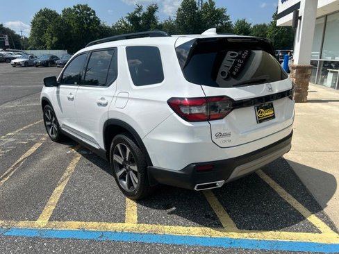 Used 2025 Honda Pilot Elite image 6
