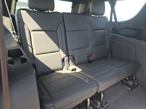 Used 2025 GMC Yukon XL Denali image 7