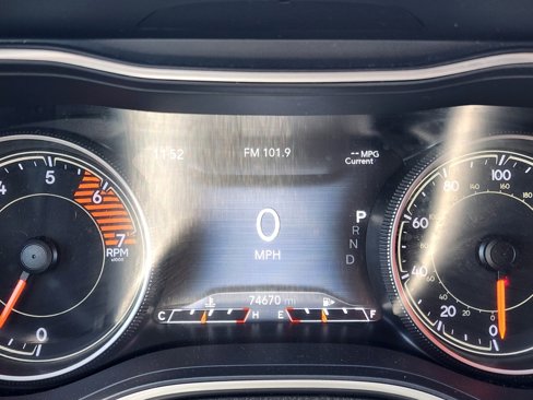 Used 2019 Jeep Cherokee Limited image 24
