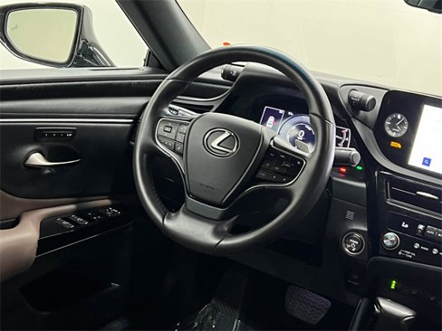 Certified 2024 Lexus ES 300h w/ Premium Package image 15