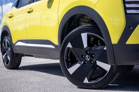 New 2026 Nissan Kicks SR w/ SR Premium Package image 2