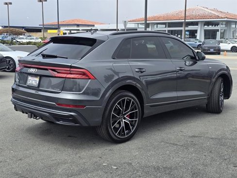 Used 2022 Audi Q8 Premium Plus w/ Premium Plus Package image 2
