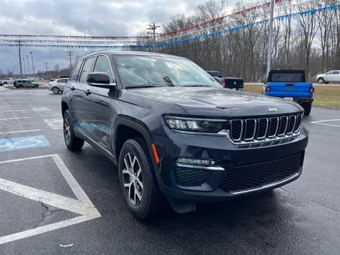 Used 2024 Jeep Grand Cherokee Limited image 4