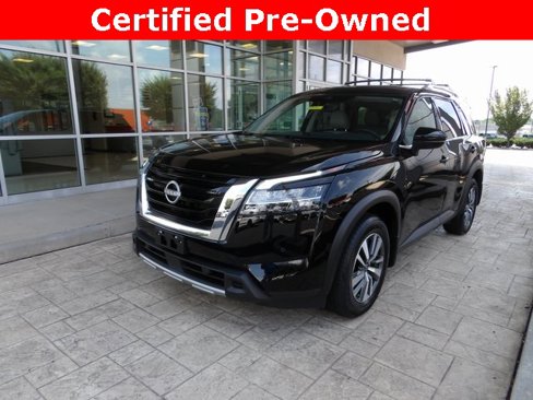 Certified 2024 Nissan Pathfinder SL image 1