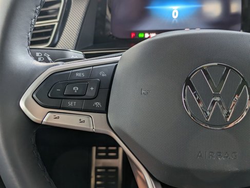 Used 2025 Volkswagen Atlas Cross Sport SEL Premium R-Line image 20