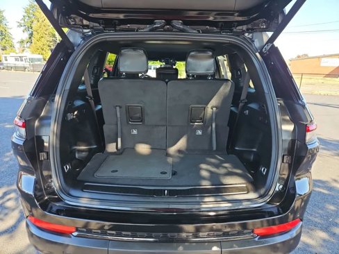 Used 2024 Jeep Grand Cherokee L Laredo image 20