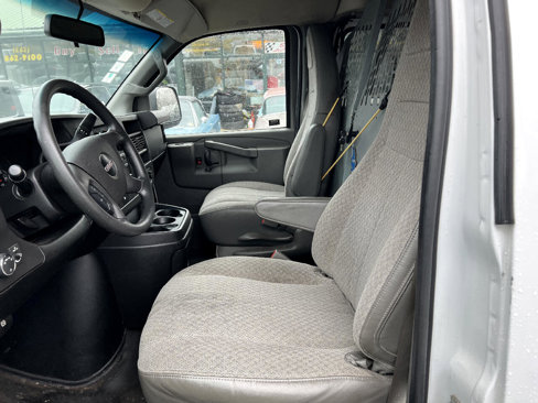 Used 2017 GMC Savana 2500 image 6