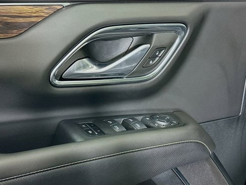 Certified 2024 Chevrolet Suburban Premier w/ Premium Package 2 image 18