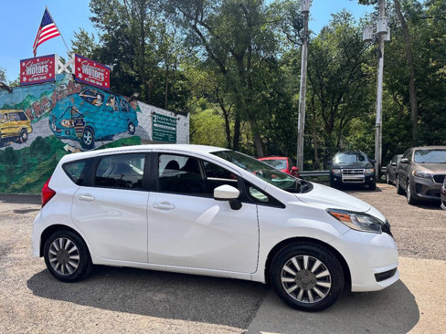 Used 2017 Nissan Versa Note SV image 1