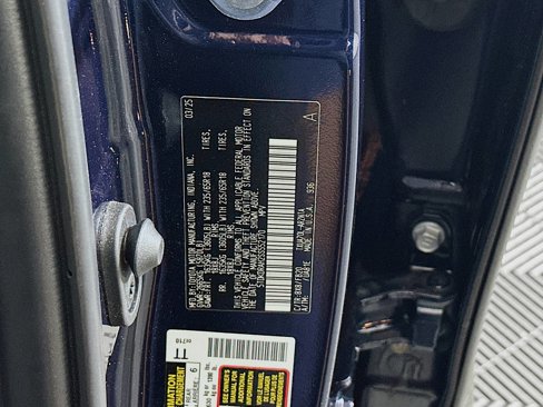 Used 2025 Toyota Highlander LE image 12
