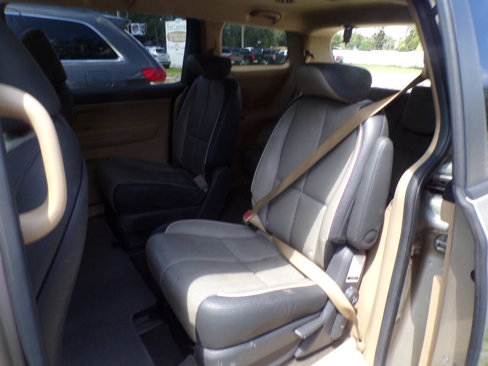 Used 2015 Kia Sedona LX image 12