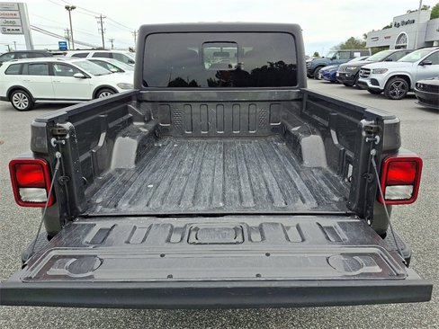 Used 2023 Jeep Gladiator Sport image 27