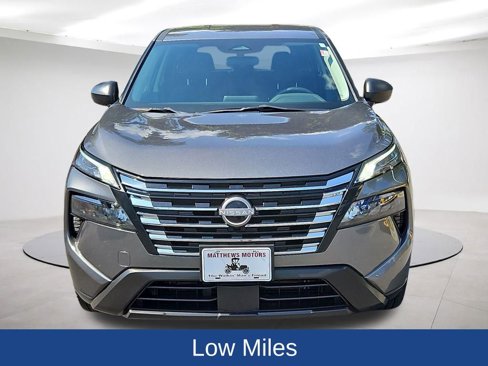 Used 2024 Nissan Rogue S image 2