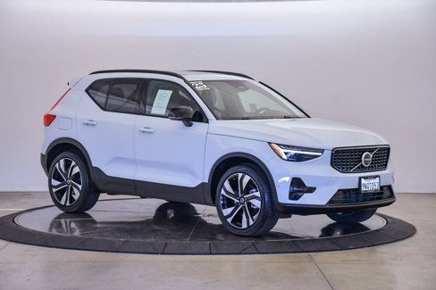 Certified 2025 Volvo XC40 B5 Ultra w/ Climate Package image 5