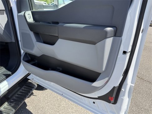 New 2025 Ford F550 4x4 SuperCab Super Duty image 31