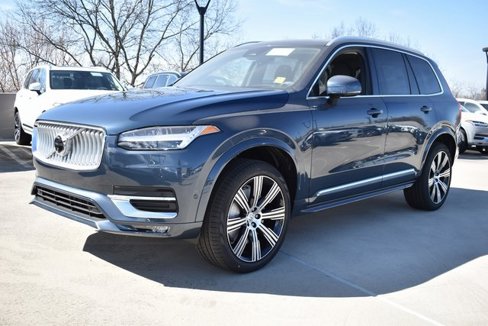 Used 2025 Volvo XC90 B6 Ultra w/ Protection Package Premier image 4