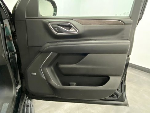Used 2021 Chevrolet Suburban LT image 44