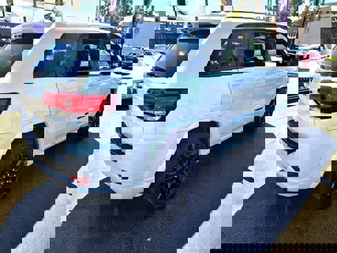 Used 2018 Jeep Grand Cherokee Altitude image 34