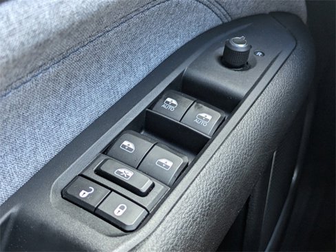 Used 2023 Jeep Compass Sport image 20