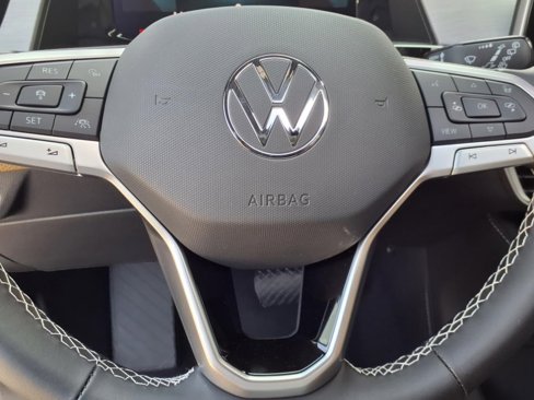 New 2025 Volkswagen Atlas Cross Sport SE image 11