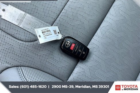 Used 2024 Toyota Tundra Limited image 9