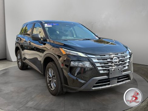 Used 2024 Nissan Rogue S image 1