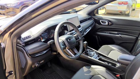 Used 2023 Jeep Compass Latitude w/ Convenience Group image 10